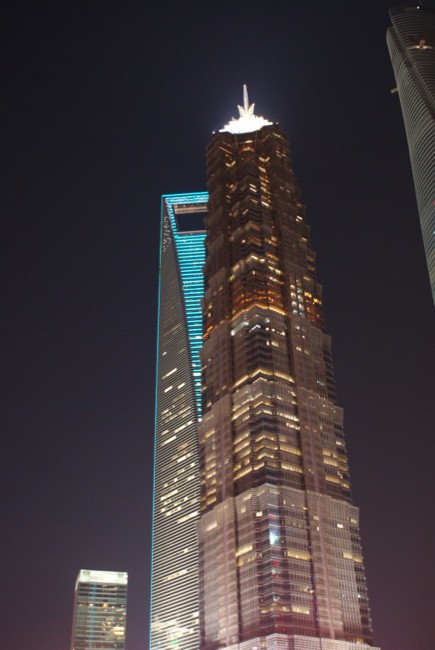 Shanghai Tower und Flaschenöffner